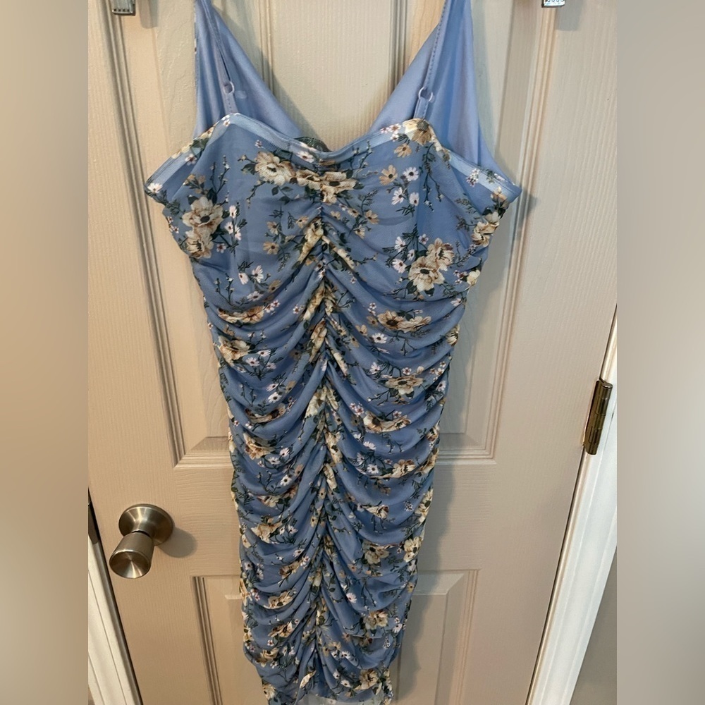 Almost Famous blue body fitting ruched floral strappy dress.​ - Picture 5 of 7